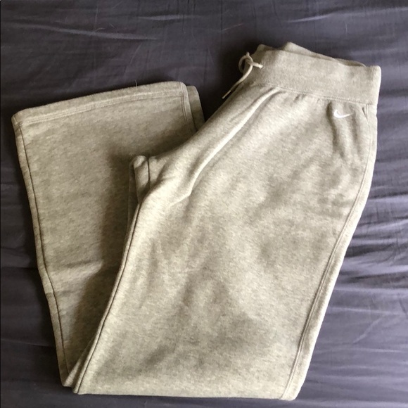 Nike Pants - Nike Women’s Large Sweatpants